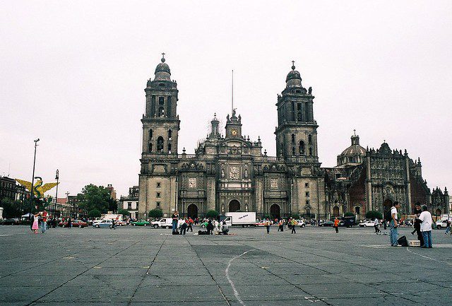 mexico city sinking church