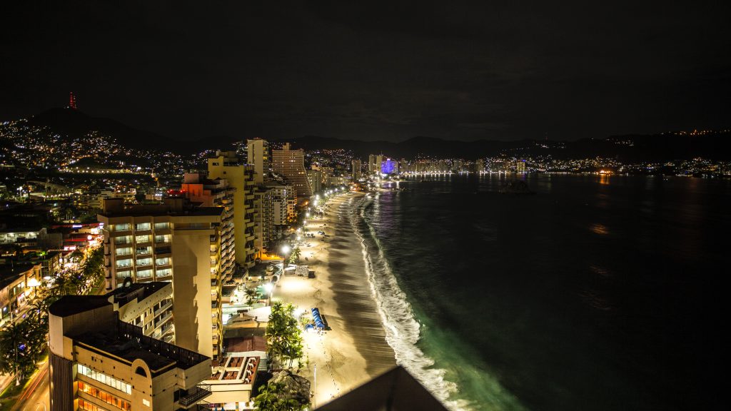 nightlife-in-Acapulco-mexico
